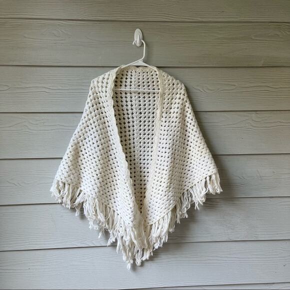 Handmade Crochet Shawl Wraps in White.--DA5 - Picture 2 of 12